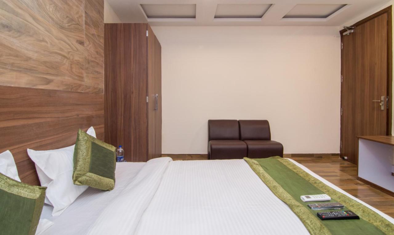 Treebo Trend Bipin International Hotel Lucknow Bagian luar foto