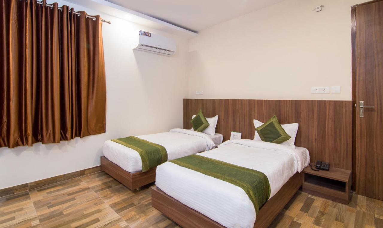 Treebo Trend Bipin International Hotel Lucknow Bagian luar foto