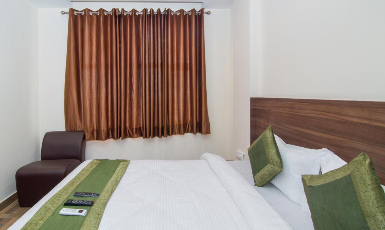 Treebo Trend Bipin International Hotel Lucknow Bagian luar foto