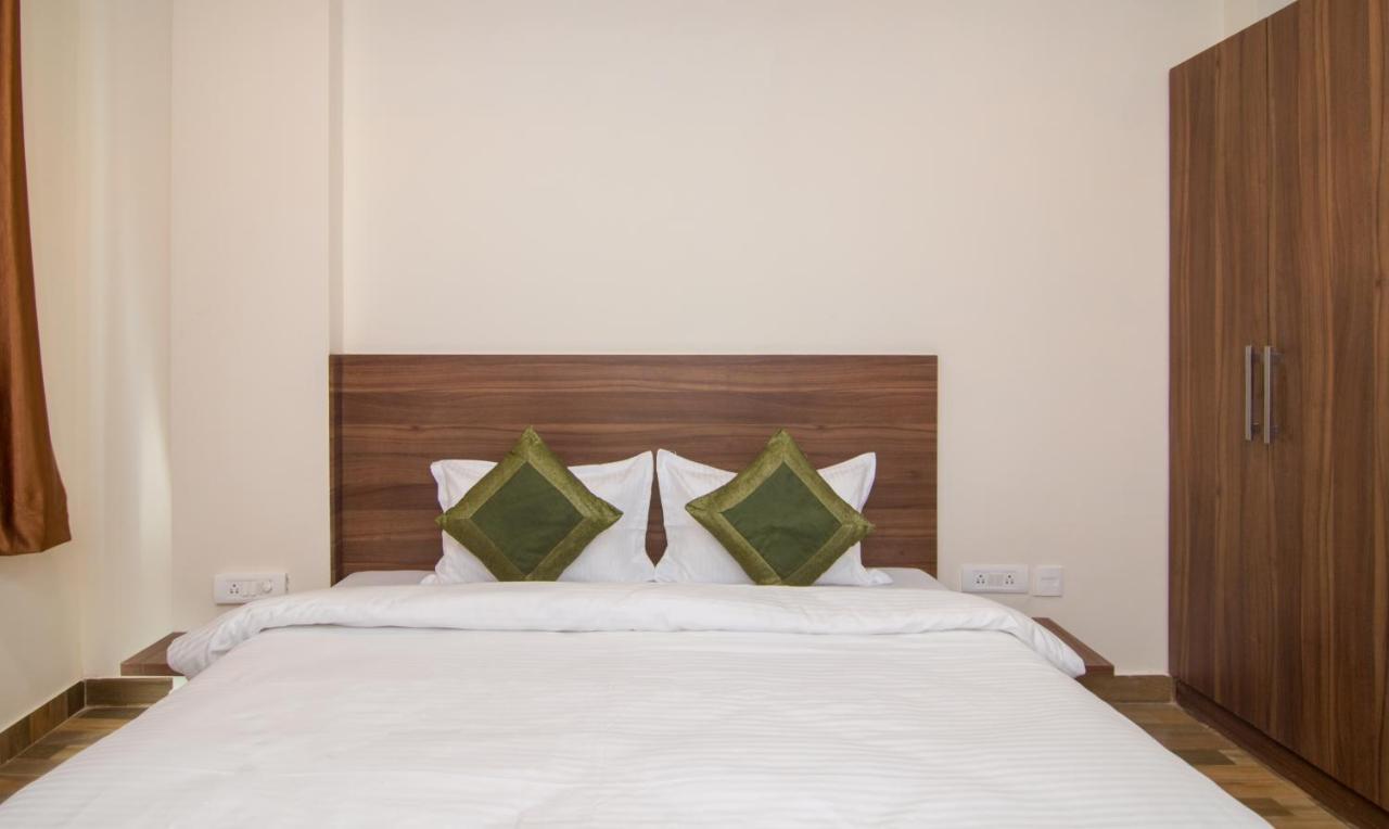Treebo Trend Bipin International Hotel Lucknow Bagian luar foto