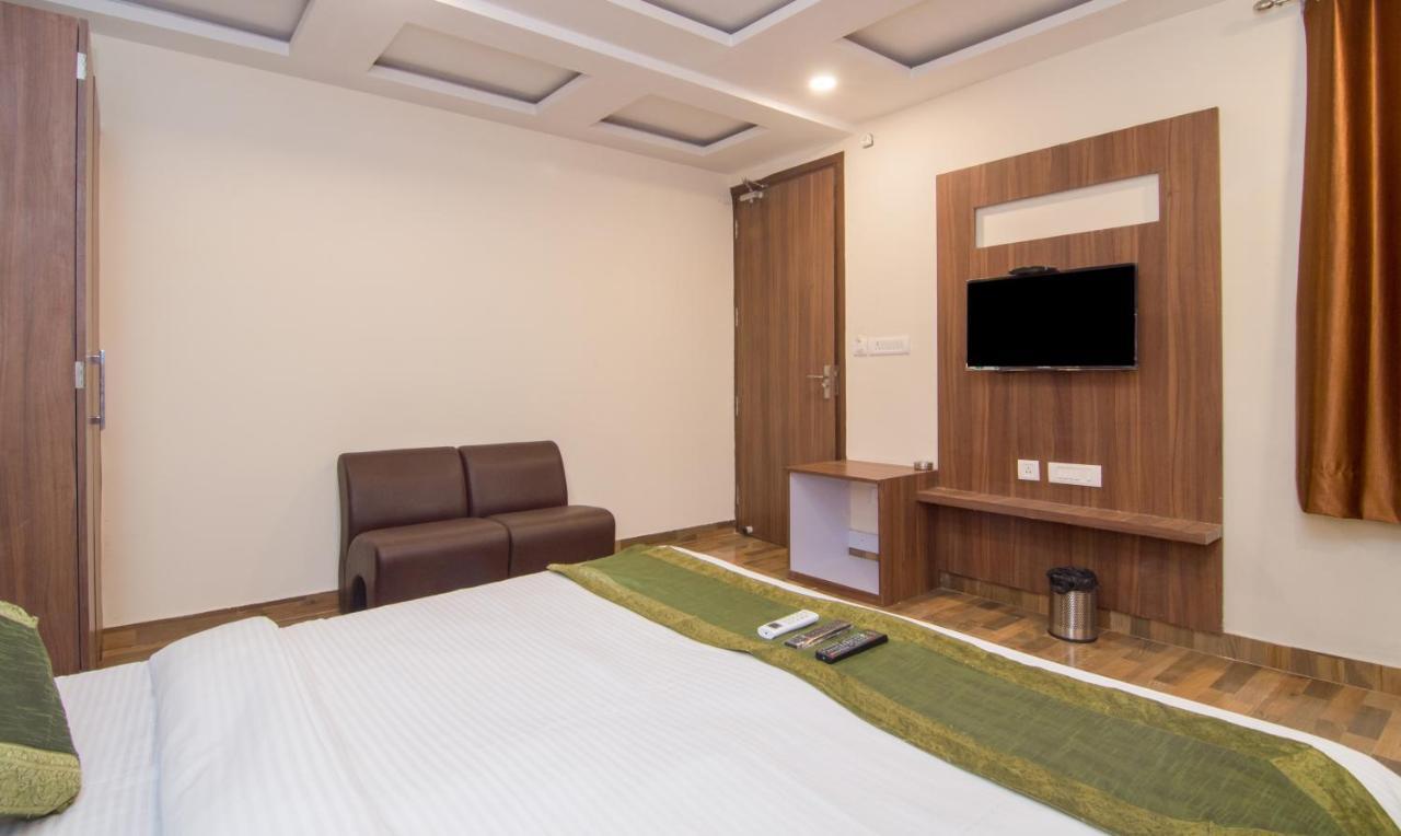 Treebo Trend Bipin International Hotel Lucknow Bagian luar foto